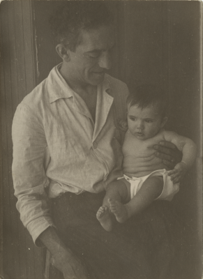 José de Almada Negreiros com o filho